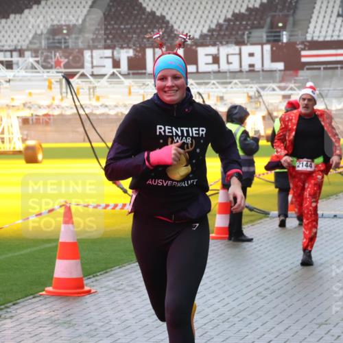 07.12.2025 - St. Pauli X-Mass-Run No. 15 Luisa Fischer http://msf.ph/oto/9386441 07.12.2025 11:40:44 Ziel 2144, 1061, 1168, 1169, 1533, 1756, 1838, 1843, 2031, 2144, 2416, 2417, 2561, 2713, 3554, 3824, 3825, 3850 meine-sportfotos.de
