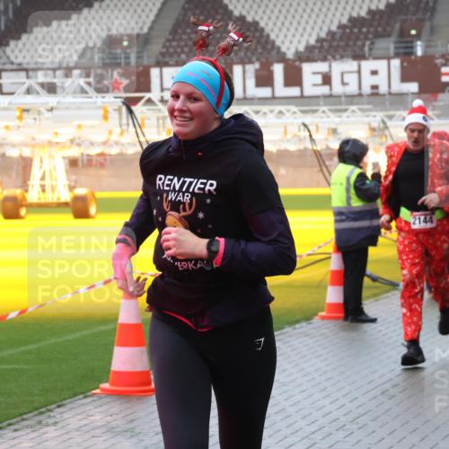 07.12.2025 - St. Pauli X-Mass-Run No. 15 Luisa Fischer http://msf.ph/oto/9386443 07.12.2025 11:40:44 Ziel 2144, 1061, 1168, 1169, 1533, 1756, 1838, 1843, 2031, 2144, 2416, 2417, 2561, 2713, 3554, 3824, 3825, 3850 meine-sportfotos.de