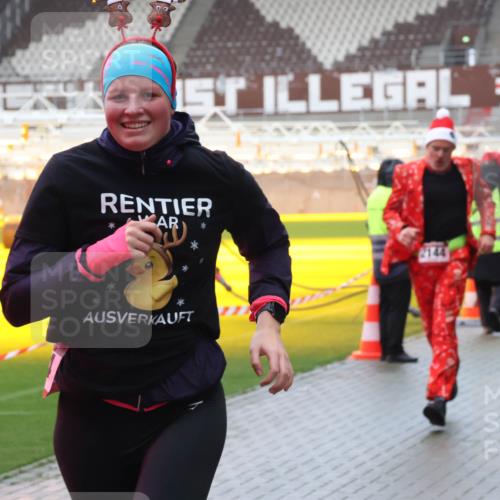 07.12.2025 - St. Pauli X-Mass-Run No. 15 Luisa Fischer http://msf.ph/oto/9386445 07.12.2025 11:40:45 Ziel 1061, 1168, 1169, 1533, 1756, 1838, 1843, 2031, 2144, 2416, 2417, 2561, 2713, 3554, 3824, 3825, 3850 meine-sportfotos.de
