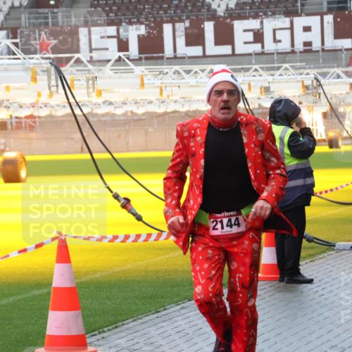 07.12.2025 - St. Pauli X-Mass-Run No. 15 Luisa Fischer http://msf.ph/oto/9386450 07.12.2025 11:40:46 Ziel 2144, 1061, 1168, 1169, 1533, 1756, 1838, 1843, 2031, 2144, 2416, 2417, 2561, 2713, 3554, 3824, 3825, 3850 meine-sportfotos.de