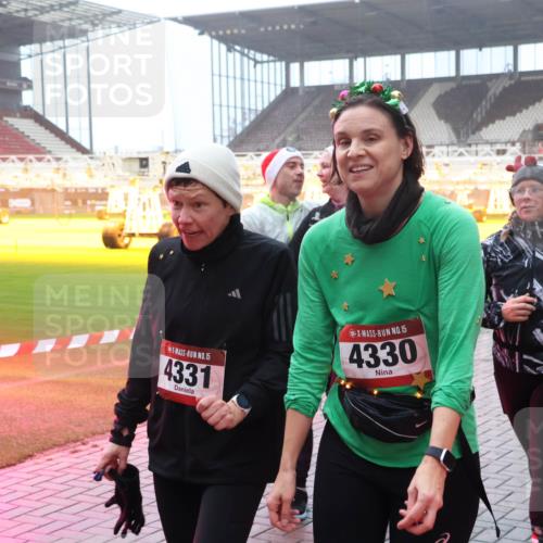 07.12.2025 - St. Pauli X-Mass-Run No. 15 Luisa Fischer http://msf.ph/oto/9386452 07.12.2025 10:20:10 Ziel 1, 15, 4331, 15, 4330, 2750, 658, 661, 2238, 2750, 3011, 3013, 3695, 3846, 3871, 3893, 4038, 4074, 4115, 4466 meine-sportfotos.de
