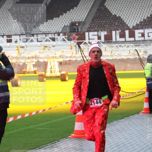 07.12.2025 - St. Pauli X-Mass-Run No. 15 Luisa Fischer http://msf.ph/oto/9386455 07.12.2025 11:40:46 Ziel 2144, 1061, 1168, 1169, 1533, 1756, 1838, 1843, 2031, 2144, 2416, 2417, 2561, 2713, 3554, 3824, 3825, 3850 meine-sportfotos.de