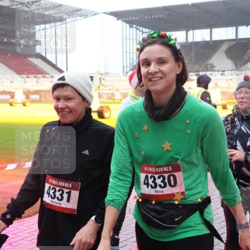07.12.2025 - St. Pauli X-Mass-Run No. 15 Luisa Fischer http://msf.ph/oto/9386456 07.12.2025 10:20:11 Ziel 15, 4331, 15, 4330, 2750, 658, 661, 1364, 1903, 2238, 2750, 2751, 3011, 3013, 3695, 3846, 3871, 3893, 4038, 4074, 4115, 4466 meine-sportfotos.de