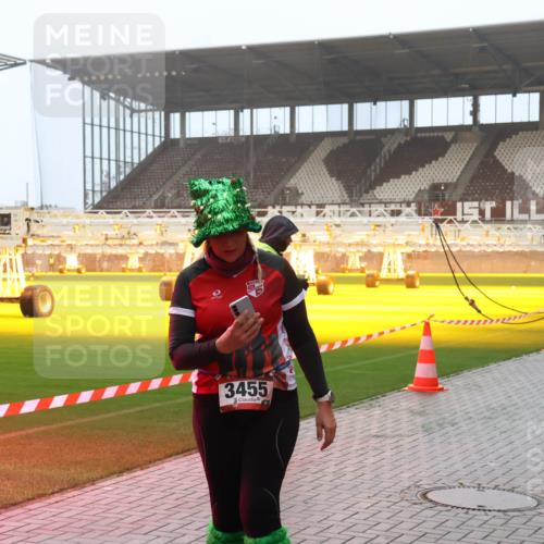 07.12.2025 - St. Pauli X-Mass-Run No. 15 Luisa Fischer http://msf.ph/oto/9386491 07.12.2025 10:20:20 Ziel 3455, 459, 658, 661, 1364, 1553, 1903, 2238, 2750, 2751, 2855, 3011, 3013, 3846, 3871, 3893, 4038, 4042, 4071, 4074, 4503 meine-sportfotos.de