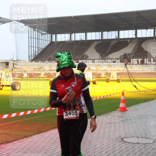 07.12.2025 - St. Pauli X-Mass-Run No. 15 Luisa Fischer http://msf.ph/oto/9386495 07.12.2025 10:20:20 Ziel 3455, 459, 658, 661, 1364, 1553, 1903, 2238, 2750, 2751, 2855, 3011, 3013, 3846, 3871, 3893, 4038, 4042, 4071, 4074, 4503 meine-sportfotos.de