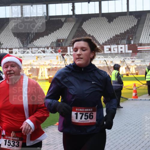07.12.2025 - St. Pauli X-Mass-Run No. 15 Luisa Fischer http://msf.ph/oto/9386500 07.12.2025 11:40:54 Ziel 385, 15, 1533, 15, 1756, 2417, 2416, 52, 726, 727, 1061, 1168, 1169, 1277, 1533, 1756, 2144, 2199, 2416, 2417, 2713, 2865, 3554, 3824, 3825, 3850 meine-sportfotos.de