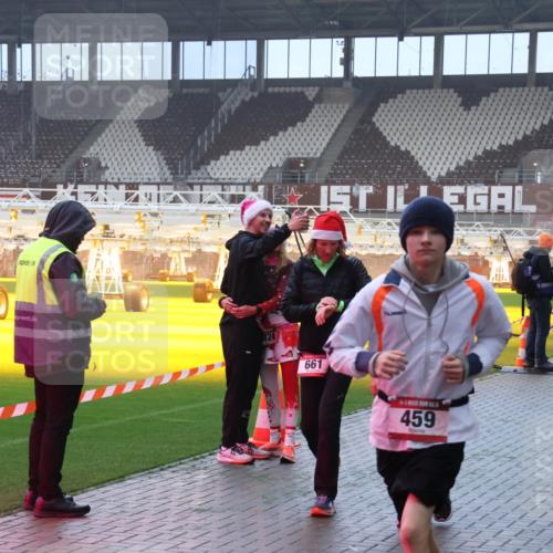 07.12.2025 - St. Pauli X-Mass-Run No. 15 Luisa Fischer http://msf.ph/oto/9386519 07.12.2025 10:20:33 Ziel 24, 661, 459, 4071, 4524, 447, 452, 459, 1364, 1553, 1903, 2238, 2751, 2855, 3473, 3832, 3846, 3871, 3893, 4042, 4071, 4116, 4503, 4523 meine-sportfotos.de