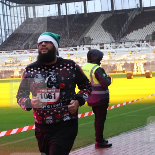 07.12.2025 - St. Pauli X-Mass-Run No. 15 Luisa Fischer http://msf.ph/oto/9386524 07.12.2025 11:41:02 Ziel 15, 1061, 52, 726, 727, 1061, 1277, 1756, 2144, 2199, 2294, 2416, 2417, 2425, 2713, 2865, 2947, 2976, 3259, 3554, 3592, 3619, 3824, 3825, 3850, 4608 meine-sportfotos.de