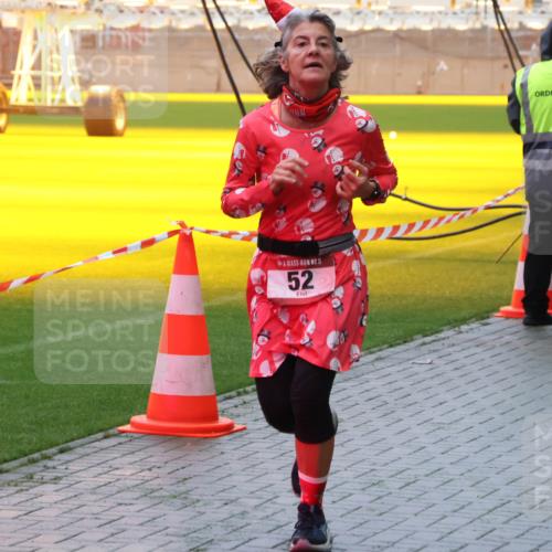 07.12.2025 - St. Pauli X-Mass-Run No. 15 Luisa Fischer http://msf.ph/oto/9386540 07.12.2025 11:41:07 Ziel 15, 52, 52, 726, 727, 1061, 1277, 1756, 2144, 2199, 2292, 2294, 2416, 2417, 2425, 2713, 2865, 2947, 2976, 3259, 3554, 3592, 3619, 3824, 3825, 3850, 3912, 4608 meine-sportfotos.de