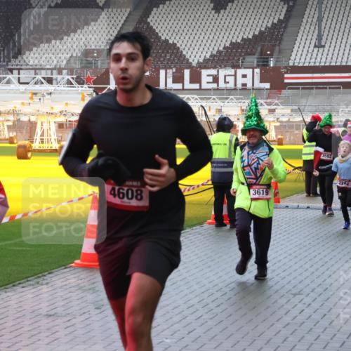 07.12.2025 - St. Pauli X-Mass-Run No. 15 Luisa Fischer http://msf.ph/oto/9386567 07.12.2025 11:41:12 Ziel 2865, 4608, 3592, 294, 3619, 2294, 2292, 52, 726, 727, 1061, 1277, 1756, 2144, 2199, 2292, 2294, 2416, 2417, 2425, 2708, 2710, 2713, 2865, 2947, 2976, 3259, 3554, 3592, 3619, 3824, 3825, 3850, 3880, 3885, 3912, 4608 meine-sportfotos.de
