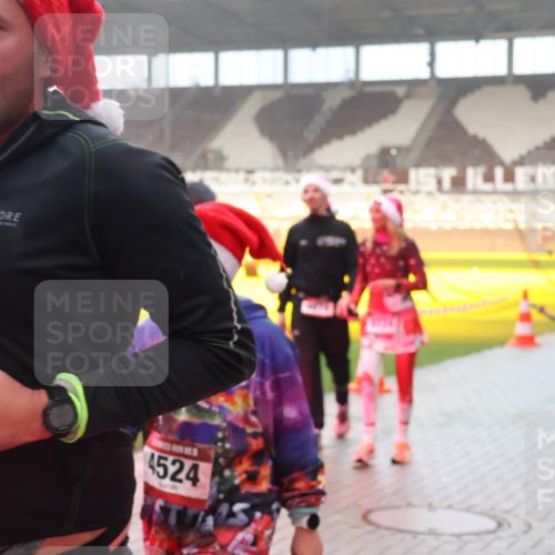 07.12.2025 - St. Pauli X-Mass-Run No. 15 Luisa Fischer http://msf.ph/oto/9386583 07.12.2025 10:20:41 Ziel 4524, 447, 452, 459, 461, 478, 1364, 1553, 1903, 2187, 2238, 2751, 2855, 3473, 3832, 3846, 3871, 3893, 4042, 4071, 4116, 4490, 4503, 4523 meine-sportfotos.de