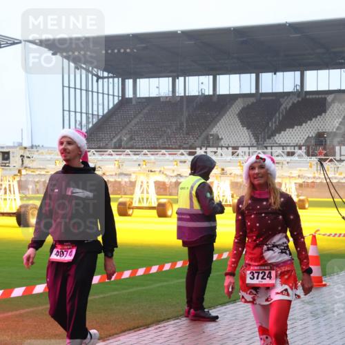 07.12.2025 - St. Pauli X-Mass-Run No. 15 Luisa Fischer http://msf.ph/oto/9386601 07.12.2025 10:20:43 Ziel 4074, 15, 3724, 447, 452, 459, 461, 478, 1364, 1553, 1903, 2187, 2238, 2751, 2855, 3473, 3832, 3846, 3871, 3893, 4042, 4071, 4116, 4490, 4503, 4523 meine-sportfotos.de