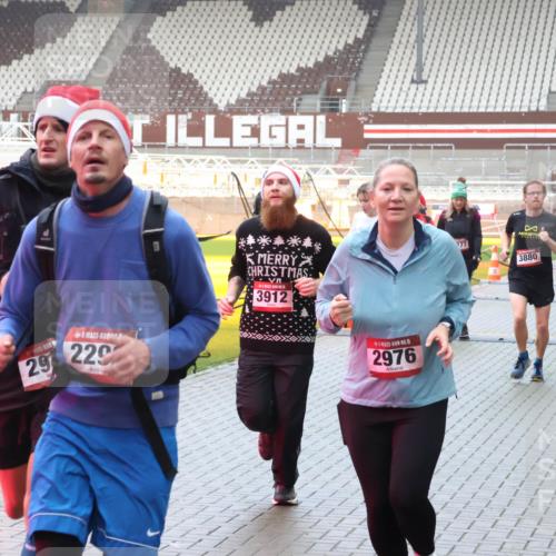 07.12.2025 - St. Pauli X-Mass-Run No. 15 Luisa Fischer http://msf.ph/oto/9386614 07.12.2025 11:41:19 Ziel 29, 229, 3912, 277, 3880, 15, 2976, 7, 52, 726, 727, 1061, 1277, 1756, 2144, 2199, 2292, 2294, 2416, 2417, 2425, 2708, 2710, 2713, 2865, 2947, 2976, 3259, 3554, 3592, 3619, 3747, 3748, 3824, 3825, 3850, 3880, 3885, 3912, 4608 meine-sportfotos.de