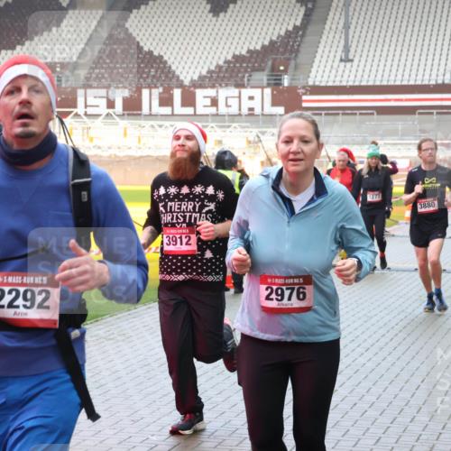 07.12.2025 - St. Pauli X-Mass-Run No. 15 Luisa Fischer http://msf.ph/oto/9386615 07.12.2025 11:41:20 Ziel 15, 2292, 3912, 15, 2976, 1277, 3880, 52, 726, 727, 1061, 1277, 1756, 2144, 2199, 2292, 2294, 2416, 2417, 2425, 2708, 2710, 2713, 2865, 2947, 2976, 3259, 3554, 3592, 3619, 3747, 3748, 3850, 3880, 3885, 3912, 4608 meine-sportfotos.de