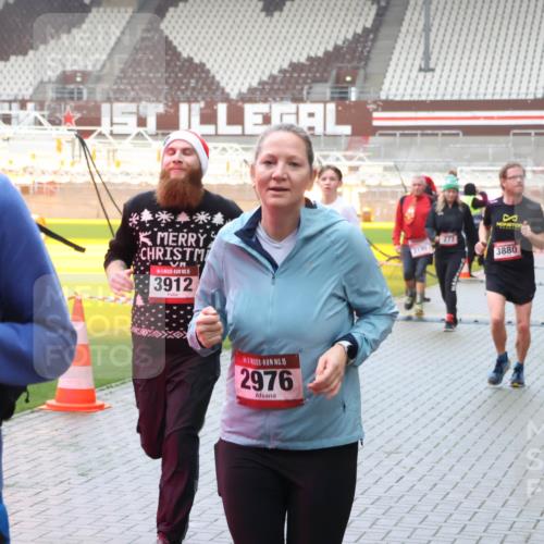 07.12.2025 - St. Pauli X-Mass-Run No. 15 Luisa Fischer http://msf.ph/oto/9386617 07.12.2025 11:41:20 Ziel 292, 5, 3912, 15, 2976, 277, 3880, 52, 726, 727, 1061, 1277, 1756, 2144, 2199, 2292, 2294, 2416, 2417, 2425, 2708, 2710, 2713, 2865, 2947, 2976, 3259, 3554, 3592, 3619, 3747, 3748, 3850, 3880, 3885, 3912, 4608 meine-sportfotos.de