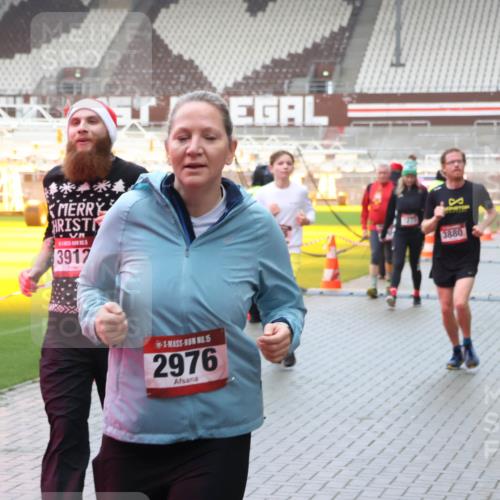 07.12.2025 - St. Pauli X-Mass-Run No. 15 Luisa Fischer http://msf.ph/oto/9386618 07.12.2025 11:41:20 Ziel 3917, 5, 2976, 3880, 52, 726, 727, 1061, 1277, 1756, 2144, 2199, 2292, 2294, 2416, 2417, 2425, 2708, 2710, 2713, 2865, 2947, 2976, 3259, 3554, 3592, 3619, 3747, 3748, 3850, 3880, 3885, 3912, 4608 meine-sportfotos.de