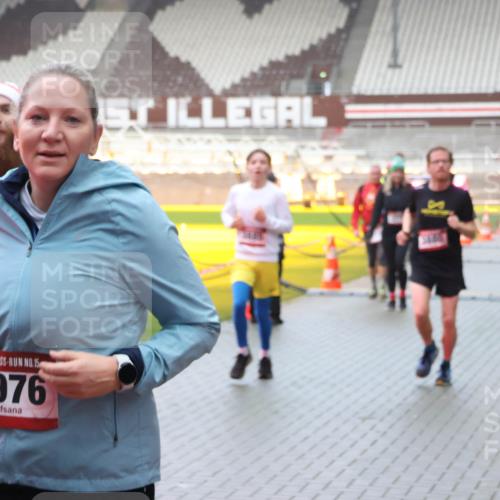 07.12.2025 - St. Pauli X-Mass-Run No. 15 Luisa Fischer http://msf.ph/oto/9386619 07.12.2025 11:41:21 Ziel 15, 2976, 52, 726, 727, 1061, 1277, 1756, 2199, 2292, 2294, 2416, 2417, 2425, 2708, 2710, 2865, 2947, 2976, 3259, 3592, 3619, 3747, 3748, 3850, 3880, 3885, 3912, 4608 meine-sportfotos.de
