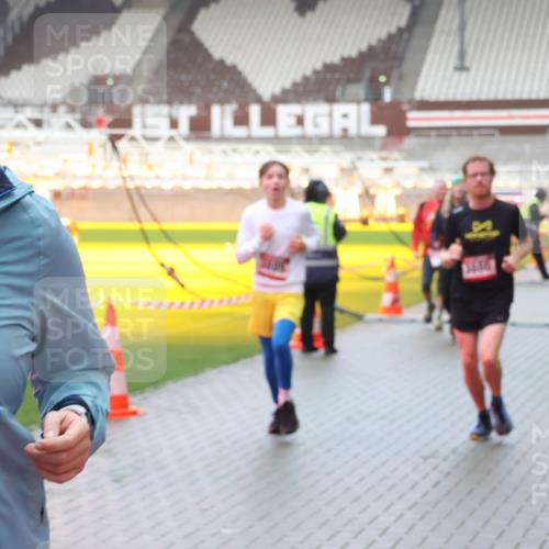 07.12.2025 - St. Pauli X-Mass-Run No. 15 Luisa Fischer http://msf.ph/oto/9386621 07.12.2025 11:41:21 Ziel 15, 2976, 52, 726, 727, 1061, 1277, 1756, 2199, 2292, 2294, 2416, 2417, 2425, 2708, 2710, 2865, 2947, 2976, 3259, 3592, 3619, 3747, 3748, 3850, 3880, 3885, 3912, 4608 meine-sportfotos.de