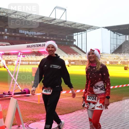 07.12.2025 - St. Pauli X-Mass-Run No. 15 Luisa Fischer http://msf.ph/oto/9386623 07.12.2025 10:20:46 Ziel 4074, 5, 3724, 447, 452, 459, 461, 478, 1016, 1076, 1364, 1466, 1553, 1903, 2187, 2238, 2751, 2855, 3473, 3832, 3846, 3871, 3893, 4042, 4071, 4116, 4490, 4503, 4523 meine-sportfotos.de