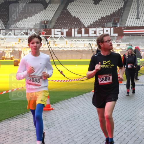 07.12.2025 - St. Pauli X-Mass-Run No. 15 Luisa Fischer http://msf.ph/oto/9386627 07.12.2025 11:41:22 Ziel 15, 3885, 1277, 15, 3880, 52, 726, 727, 1061, 1277, 1756, 2199, 2292, 2294, 2416, 2417, 2425, 2708, 2710, 2865, 2947, 2976, 3259, 3592, 3619, 3747, 3748, 3850, 3880, 3885, 3912, 4608 meine-sportfotos.de