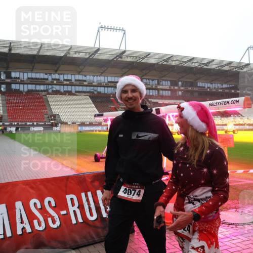 07.12.2025 - St. Pauli X-Mass-Run No. 15 Luisa Fischer http://msf.ph/oto/9386635 07.12.2025 10:20:47 Ziel 15, 4074, 447, 452, 459, 461, 478, 1016, 1076, 1364, 1466, 1553, 1903, 2187, 2238, 2751, 2855, 3473, 3832, 3846, 3871, 3893, 4042, 4071, 4116, 4490, 4503, 4523 meine-sportfotos.de