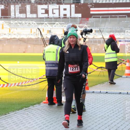 07.12.2025 - St. Pauli X-Mass-Run No. 15 Luisa Fischer http://msf.ph/oto/9386651 07.12.2025 11:41:25 Ziel 1, 1277, 2708, 52, 726, 727, 1061, 1277, 2199, 2292, 2294, 2416, 2417, 2425, 2708, 2710, 2865, 2947, 2976, 3259, 3592, 3619, 3747, 3748, 3880, 3885, 3912, 4608 meine-sportfotos.de