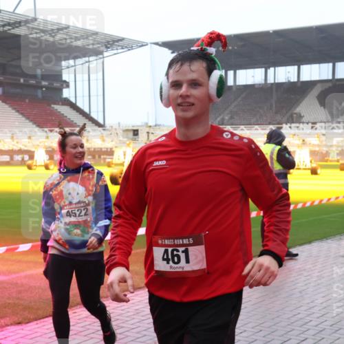07.12.2025 - St. Pauli X-Mass-Run No. 15 Luisa Fischer http://msf.ph/oto/9386668 07.12.2025 10:20:55 Ziel 4522, 15, 461, 3893, 392, 447, 452, 459, 461, 478, 1016, 1076, 1364, 1466, 1553, 1903, 2187, 2238, 2751, 2855, 3473, 3832, 3846, 3871, 4042, 4071, 4116, 4490, 4503, 4517, 4523 meine-sportfotos.de