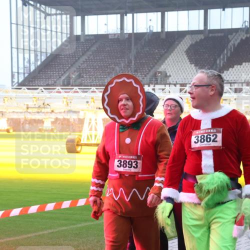 07.12.2025 - St. Pauli X-Mass-Run No. 15 Luisa Fischer http://msf.ph/oto/9386677 07.12.2025 10:20:59 Ziel 15, 3893, 15, 3862, 392, 447, 452, 459, 461, 478, 1016, 1076, 1364, 1466, 1553, 1903, 2187, 2751, 2799, 2855, 3473, 3832, 4042, 4071, 4116, 4490, 4503, 4517, 4523 meine-sportfotos.de