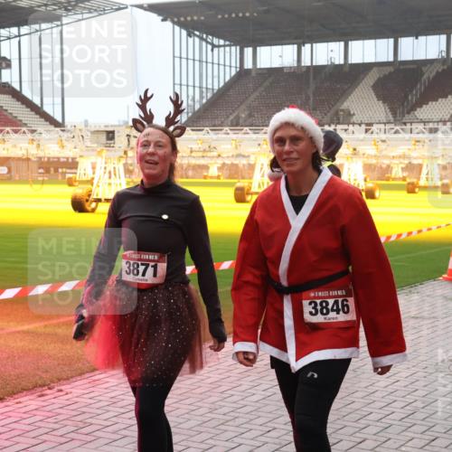 07.12.2025 - St. Pauli X-Mass-Run No. 15 Luisa Fischer http://msf.ph/oto/9386694 07.12.2025 10:21:05 Ziel 15, 3871, 5, 3846, 392, 447, 452, 459, 461, 478, 1016, 1076, 1466, 2187, 2799, 2855, 3473, 3832, 4116, 4490, 4503, 4517, 4523 meine-sportfotos.de