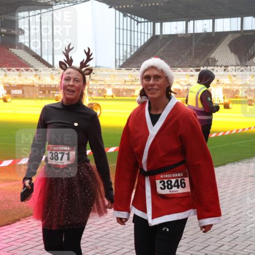 07.12.2025 - St. Pauli X-Mass-Run No. 15 Luisa Fischer http://msf.ph/oto/9386695 07.12.2025 10:21:06 Ziel 150, 15, 3871, 15, 3846, 392, 447, 452, 459, 461, 478, 1016, 1076, 1466, 2187, 2799, 2855, 3473, 3832, 4116, 4490, 4503, 4517, 4523 meine-sportfotos.de