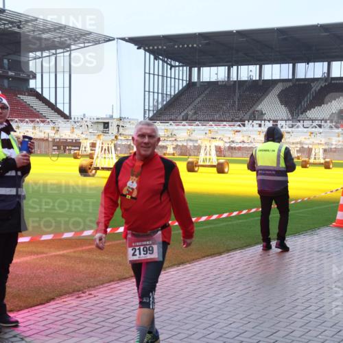 07.12.2025 - St. Pauli X-Mass-Run No. 15 Luisa Fischer http://msf.ph/oto/9386714 07.12.2025 11:41:35 Ziel 4, 634, 2199, 52, 726, 727, 1277, 2199, 2292, 2294, 2425, 2465, 2466, 2470, 2471, 2476, 2479, 2491, 2708, 2710, 2865, 2947, 2976, 3153, 3204, 3259, 3505, 3532, 3592, 3619, 3747, 3748, 3880, 3885, 3912, 4608 meine-sportfotos.de