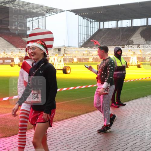 07.12.2025 - St. Pauli X-Mass-Run No. 15 Luisa Fischer http://msf.ph/oto/9386723 07.12.2025 10:21:15 Ziel 364, 34, 832, 392, 447, 452, 461, 478, 1016, 1076, 1386, 1466, 1898, 1900, 2187, 2565, 2799, 3473, 3832, 4116, 4490, 4517, 4523 meine-sportfotos.de