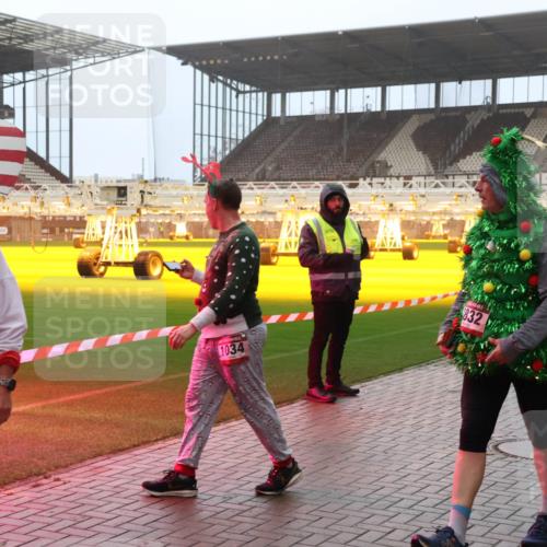 07.12.2025 - St. Pauli X-Mass-Run No. 15 Luisa Fischer http://msf.ph/oto/9386727 07.12.2025 10:21:16 Ziel 115, 64, 1034, 832, 392, 447, 452, 461, 478, 1016, 1076, 1386, 1407, 1466, 1898, 1900, 2187, 2565, 2799, 3473, 3832, 4116, 4338, 4490, 4517 meine-sportfotos.de