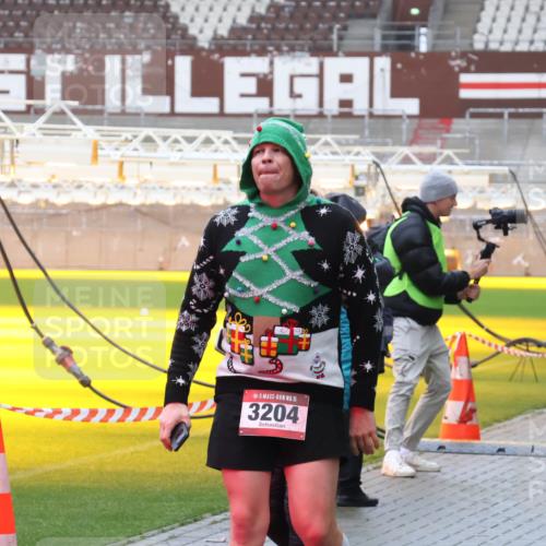 07.12.2025 - St. Pauli X-Mass-Run No. 15 Luisa Fischer http://msf.ph/oto/9386729 07.12.2025 11:41:58 Ziel 1, 15, 3204, 2976, 1801, 2231, 2435, 2465, 2466, 2470, 2471, 2476, 2479, 2491, 2708, 2710, 3153, 3204, 3222, 3393, 3479, 3505, 3532, 3555, 3718, 3732, 3747, 3748, 3755, 3757, 3764, 3784, 3880, 3885 meine-sportfotos.de