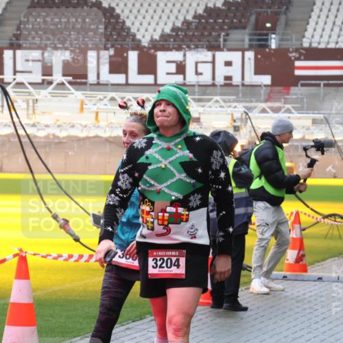 07.12.2025 - St. Pauli X-Mass-Run No. 15 Luisa Fischer http://msf.ph/oto/9386731 07.12.2025 11:41:58 Ziel 1300, 15, 3204, 2476, 1801, 2231, 2435, 2465, 2466, 2470, 2471, 2476, 2479, 2491, 2708, 2710, 3153, 3204, 3222, 3393, 3479, 3505, 3532, 3555, 3718, 3732, 3747, 3748, 3755, 3757, 3764, 3784, 3880, 3885 meine-sportfotos.de