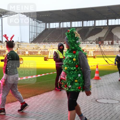 07.12.2025 - St. Pauli X-Mass-Run No. 15 Luisa Fischer http://msf.ph/oto/9386732 07.12.2025 10:21:16 Ziel 449, 21, 392, 447, 452, 461, 478, 1016, 1076, 1386, 1407, 1466, 1898, 1900, 2187, 2565, 2799, 3473, 3832, 4116, 4338, 4490, 4517 meine-sportfotos.de