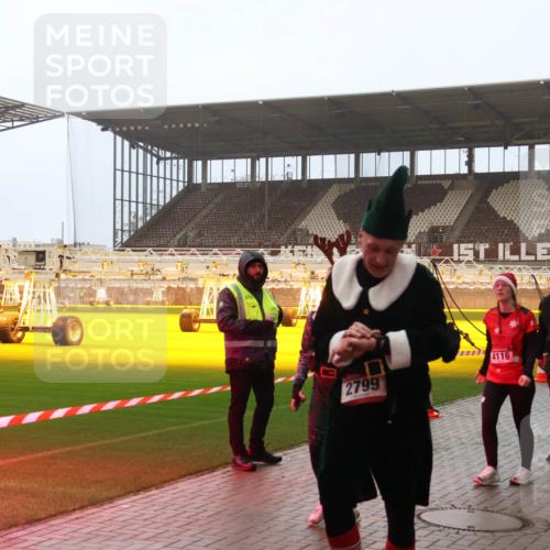 07.12.2025 - St. Pauli X-Mass-Run No. 15 Luisa Fischer http://msf.ph/oto/9386734 07.12.2025 10:21:20 Ziel 2799, 4116, 218, 3473, 392, 447, 452, 461, 478, 1016, 1076, 1386, 1407, 1466, 1898, 1900, 2187, 2565, 2799, 3473, 3832, 3984, 4338, 4490, 4517 meine-sportfotos.de