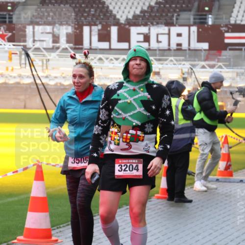 07.12.2025 - St. Pauli X-Mass-Run No. 15 Luisa Fischer http://msf.ph/oto/9386735 07.12.2025 11:41:58 Ziel 3505, 15, 3204, 2476, 1801, 2231, 2435, 2465, 2466, 2470, 2471, 2476, 2479, 2491, 2708, 2710, 3153, 3204, 3222, 3393, 3479, 3505, 3532, 3555, 3718, 3732, 3747, 3748, 3755, 3757, 3764, 3784, 3880, 3885 meine-sportfotos.de