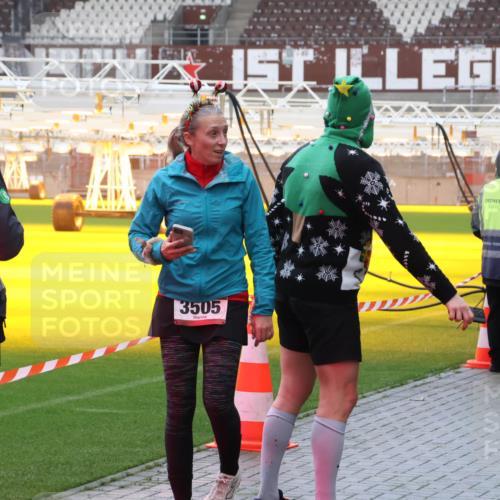 07.12.2025 - St. Pauli X-Mass-Run No. 15 Luisa Fischer http://msf.ph/oto/9386742 07.12.2025 11:41:59 Ziel 3505, 1801, 2231, 2435, 2465, 2466, 2470, 2471, 2476, 2479, 2491, 2708, 2710, 3153, 3204, 3222, 3393, 3479, 3505, 3532, 3555, 3718, 3732, 3747, 3748, 3755, 3757, 3764, 3784, 3880, 3885 meine-sportfotos.de