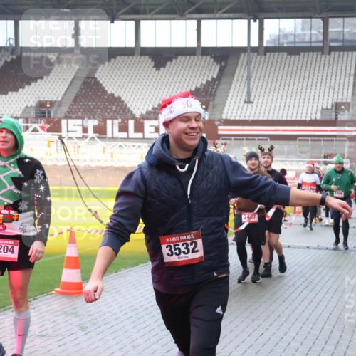 07.12.2025 - St. Pauli X-Mass-Run No. 15 Luisa Fischer http://msf.ph/oto/9386756 07.12.2025 11:42:03 Ziel 5, 3204, 15, 3532, 247, 2466, 1271, 3748, 15, 1801, 2231, 2435, 2465, 2466, 2470, 2471, 2476, 2479, 2491, 3153, 3204, 3222, 3393, 3479, 3505, 3532, 3555, 3718, 3732, 3747, 3748, 3755, 3757, 3764, 3784 meine-sportfotos.de