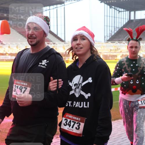 07.12.2025 - St. Pauli X-Mass-Run No. 15 Luisa Fischer http://msf.ph/oto/9386778 07.12.2025 10:21:26 Ziel 15, 2187, 15, 3473, 103, 392, 1016, 1076, 1386, 1407, 1466, 1898, 1900, 2173, 2565, 2799, 3848, 3849, 3984, 4117, 4338, 4490, 4517 meine-sportfotos.de