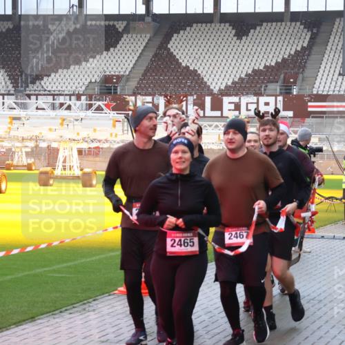 07.12.2025 - St. Pauli X-Mass-Run No. 15 Luisa Fischer http://msf.ph/oto/9386782 07.12.2025 11:42:06 Ziel 2465, 2467, 2466, 15, 1801, 2231, 2435, 2465, 2466, 2470, 2471, 2476, 2479, 2491, 3153, 3204, 3222, 3393, 3479, 3505, 3532, 3555, 3717, 3718, 3732, 3747, 3748, 3755, 3757, 3764, 3784, 3923 meine-sportfotos.de