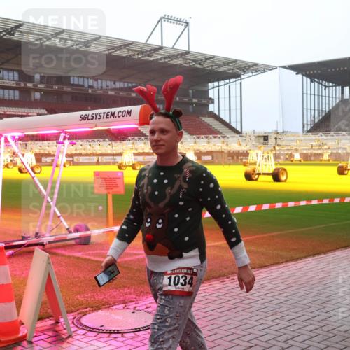 07.12.2025 - St. Pauli X-Mass-Run No. 15 Luisa Fischer http://msf.ph/oto/9386790 07.12.2025 10:21:28 Ziel 5, 1034, 392, 1016, 1076, 1326, 1386, 1407, 1466, 1898, 1900, 2173, 2565, 2799, 3062, 3384, 3848, 3849, 3984, 4117, 4338, 4517 meine-sportfotos.de