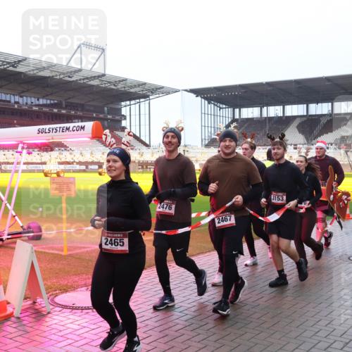 07.12.2025 - St. Pauli X-Mass-Run No. 15 Luisa Fischer http://msf.ph/oto/9386807 07.12.2025 11:42:09 Ziel 63, 15, 2465, 2476, 2467, 3153, 91, 2466, 15, 1801, 2231, 2435, 2465, 2466, 2470, 2471, 2476, 2479, 2491, 3153, 3204, 3222, 3393, 3479, 3505, 3532, 3555, 3717, 3718, 3732, 3755, 3757, 3764, 3784, 3922, 3923 meine-sportfotos.de