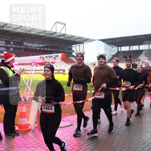 07.12.2025 - St. Pauli X-Mass-Run No. 15 Luisa Fischer http://msf.ph/oto/9386808 07.12.2025 11:42:10 Ziel 15, 2465, 2476, 2467, 153, 15, 462, 1801, 2231, 2291, 2435, 2465, 2466, 2470, 2471, 2476, 2479, 2491, 3153, 3204, 3222, 3393, 3479, 3505, 3532, 3555, 3717, 3718, 3732, 3755, 3757, 3764, 3784, 3922, 3923 meine-sportfotos.de