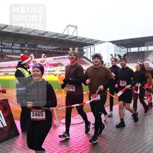 07.12.2025 - St. Pauli X-Mass-Run No. 15 Luisa Fischer http://msf.ph/oto/9386810 07.12.2025 11:42:10 Ziel 5, 2465, 2476, 3153, 70, 1338, 15, 462, 1801, 2231, 2291, 2435, 2465, 2466, 2470, 2471, 2476, 2479, 2491, 3153, 3204, 3222, 3393, 3479, 3505, 3532, 3555, 3717, 3718, 3732, 3755, 3757, 3764, 3784, 3922, 3923 meine-sportfotos.de