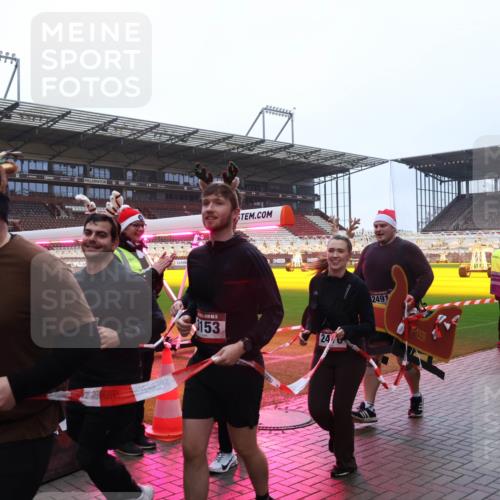 07.12.2025 - St. Pauli X-Mass-Run No. 15 Luisa Fischer http://msf.ph/oto/9386815 07.12.2025 11:42:11 Ziel 2467, 153, 24, 2491, 1938, 15, 462, 465, 1801, 2231, 2291, 2435, 2465, 2466, 2470, 2471, 2476, 2479, 2491, 3153, 3204, 3222, 3393, 3479, 3505, 3532, 3555, 3717, 3718, 3732, 3755, 3757, 3764, 3784, 3922, 3923, 4605 meine-sportfotos.de