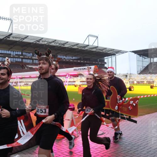 07.12.2025 - St. Pauli X-Mass-Run No. 15 Luisa Fischer http://msf.ph/oto/9386816 07.12.2025 11:42:12 Ziel 2479, 15, 3153, 2475, 2, 1938, 15, 462, 465, 1801, 2231, 2291, 2435, 2465, 2466, 2470, 2471, 2476, 2479, 2491, 3153, 3204, 3222, 3393, 3479, 3505, 3532, 3555, 3717, 3718, 3732, 3755, 3757, 3764, 3784, 3922, 3923, 4605 meine-sportfotos.de