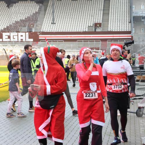 07.12.2025 - St. Pauli X-Mass-Run No. 15 Luisa Fischer http://msf.ph/oto/9386828 07.12.2025 11:42:26 Ziel 2231, 3732, 15, 462, 465, 1801, 1834, 2231, 2291, 2435, 3222, 3479, 3555, 3717, 3718, 3732, 3755, 3757, 3764, 3784, 3810, 3903, 3905, 3906, 3908, 3922, 3923, 4605, 4614 meine-sportfotos.de