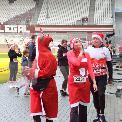 07.12.2025 - St. Pauli X-Mass-Run No. 15 Luisa Fischer http://msf.ph/oto/9386830 07.12.2025 11:42:27 Ziel 3784, 37, 2231, 3732, 15, 462, 465, 1801, 1834, 2231, 2291, 2435, 3222, 3479, 3555, 3717, 3718, 3732, 3755, 3757, 3764, 3784, 3810, 3903, 3905, 3906, 3908, 3922, 3923, 4605, 4614 meine-sportfotos.de